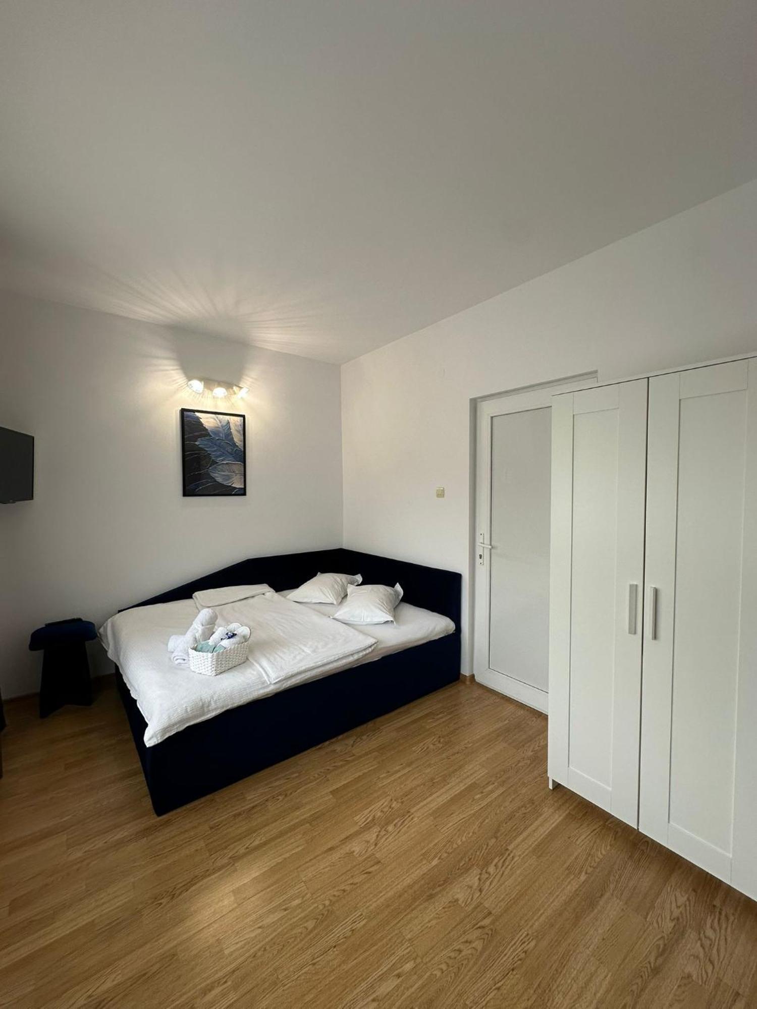 Gazde/Camere de închiriat Casa Astoria *